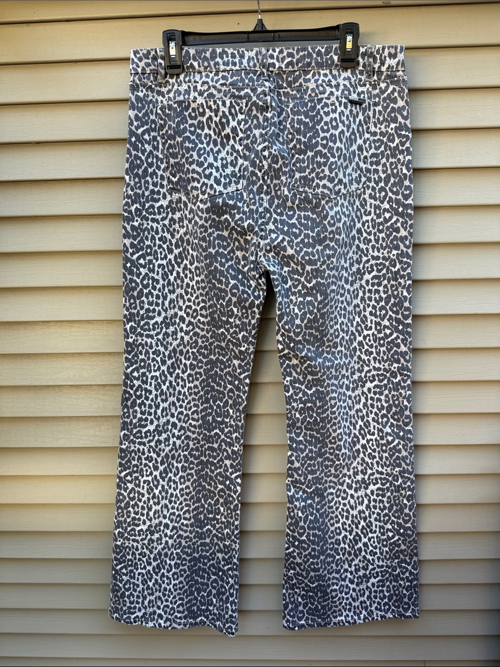 Tractr Snow Leopard-Print Wide-Leg Pants - Jeans Black, Tan, White Size 12 - Picture 9 of 12